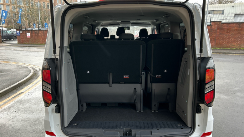 Ford Tourneo Custom 320 L1 Diesel Fwd 2.0 EcoBlue 136ps H1 Titanium 8 seater Auto